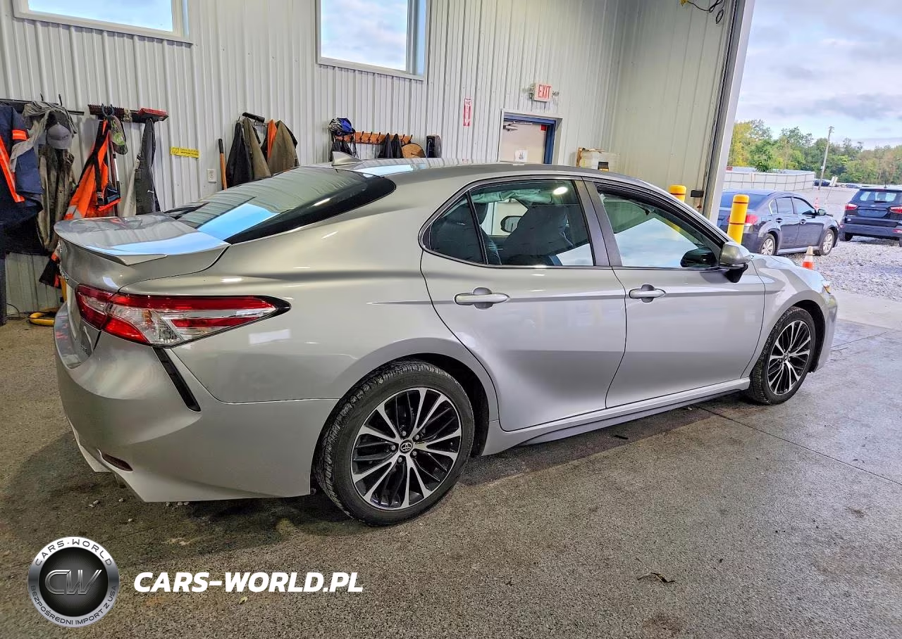 2020 Toyota Camry Se VIN:4T1G11AK8LU355721 - 3