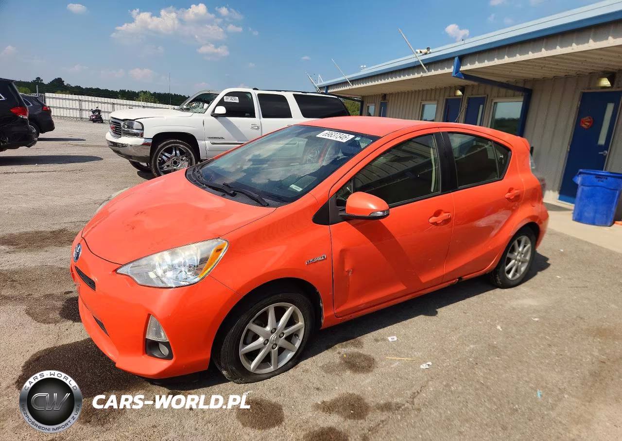 2013 Toyota Prius C VIN:JTDKDTB30D1045851 - 1