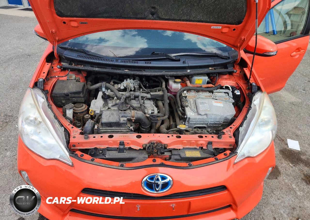 2013 Toyota Prius C VIN:JTDKDTB30D1045851 - 11