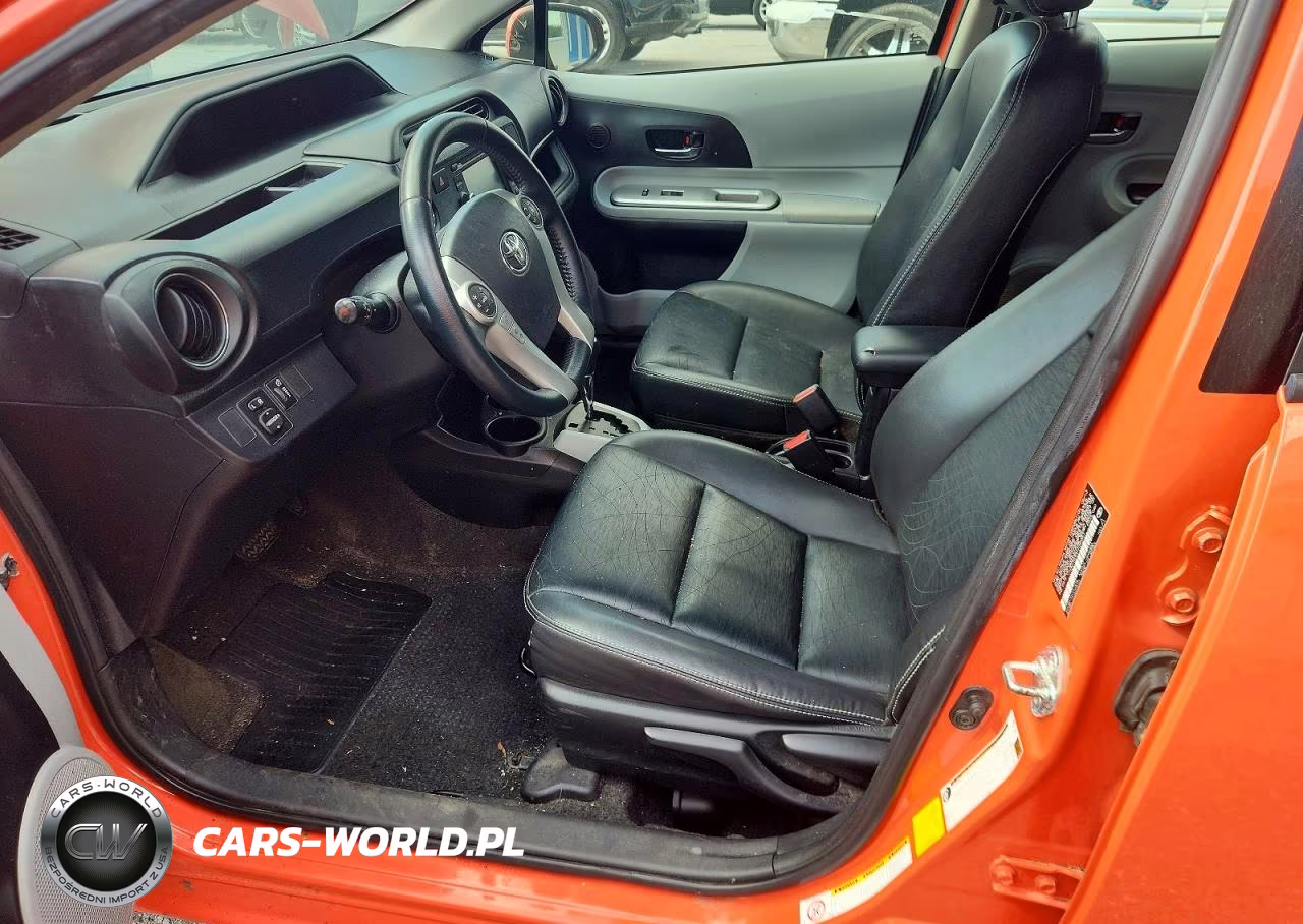 2013 Toyota Prius C VIN:JTDKDTB30D1045851 - 7