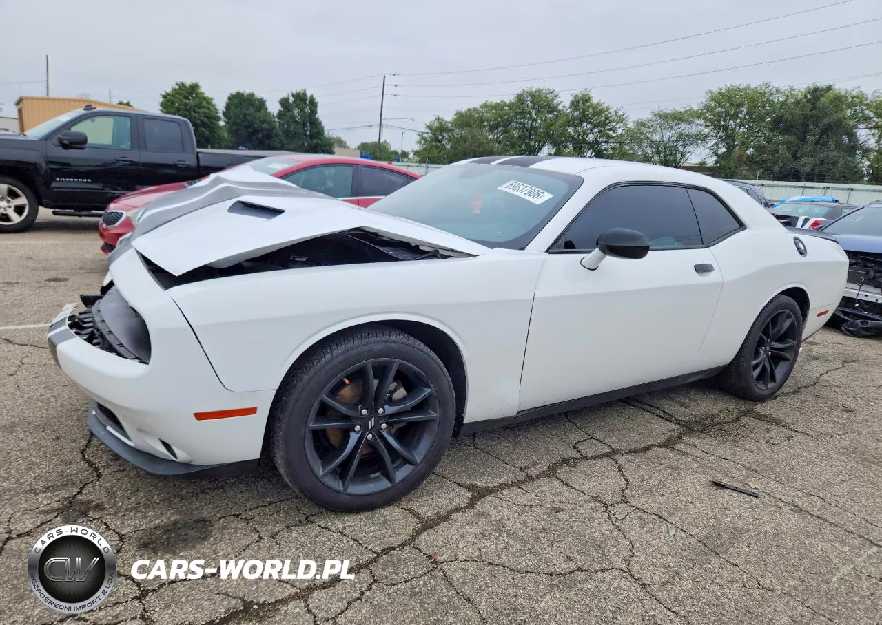 2018 Dodge Challenger Sxt VIN:2C3CDZAG7JH171962 - 1