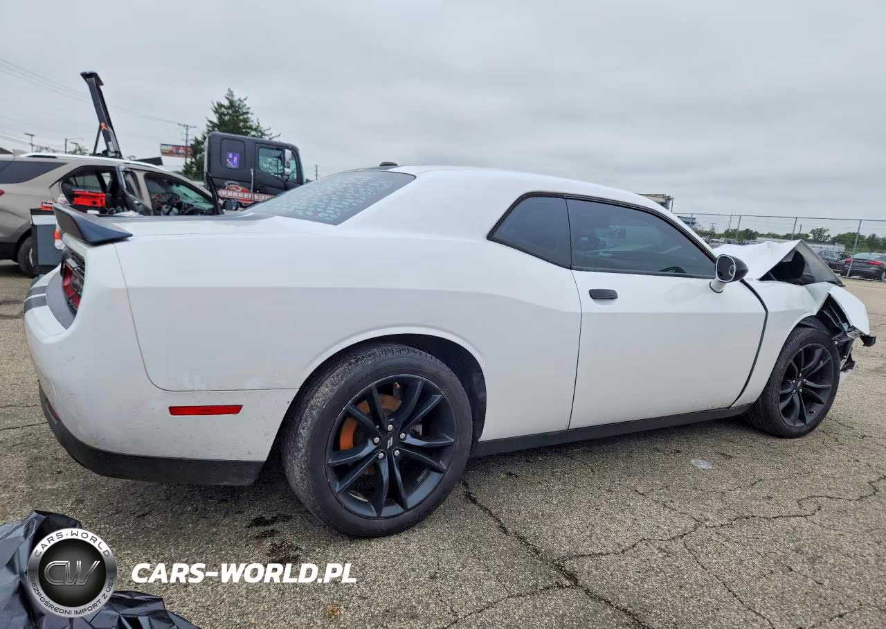 2018 Dodge Challenger Sxt VIN:2C3CDZAG7JH171962 - 3