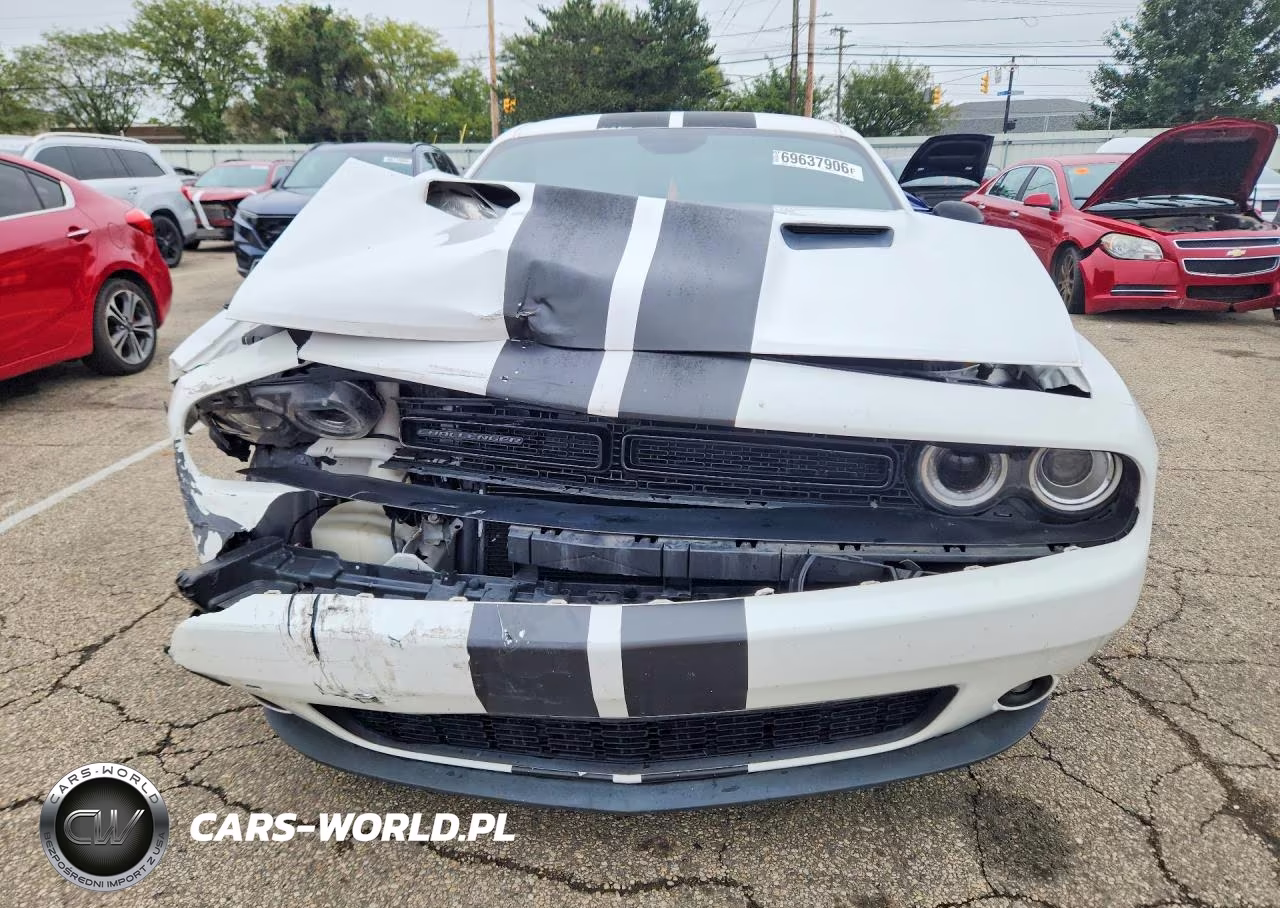 2018 Dodge Challenger Sxt VIN:2C3CDZAG7JH171962 - 5