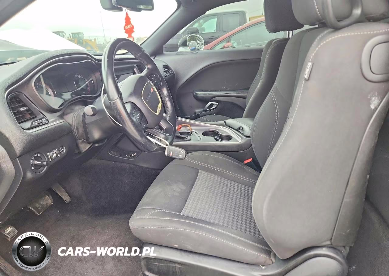2018 Dodge Challenger Sxt VIN:2C3CDZAG7JH171962 - 7