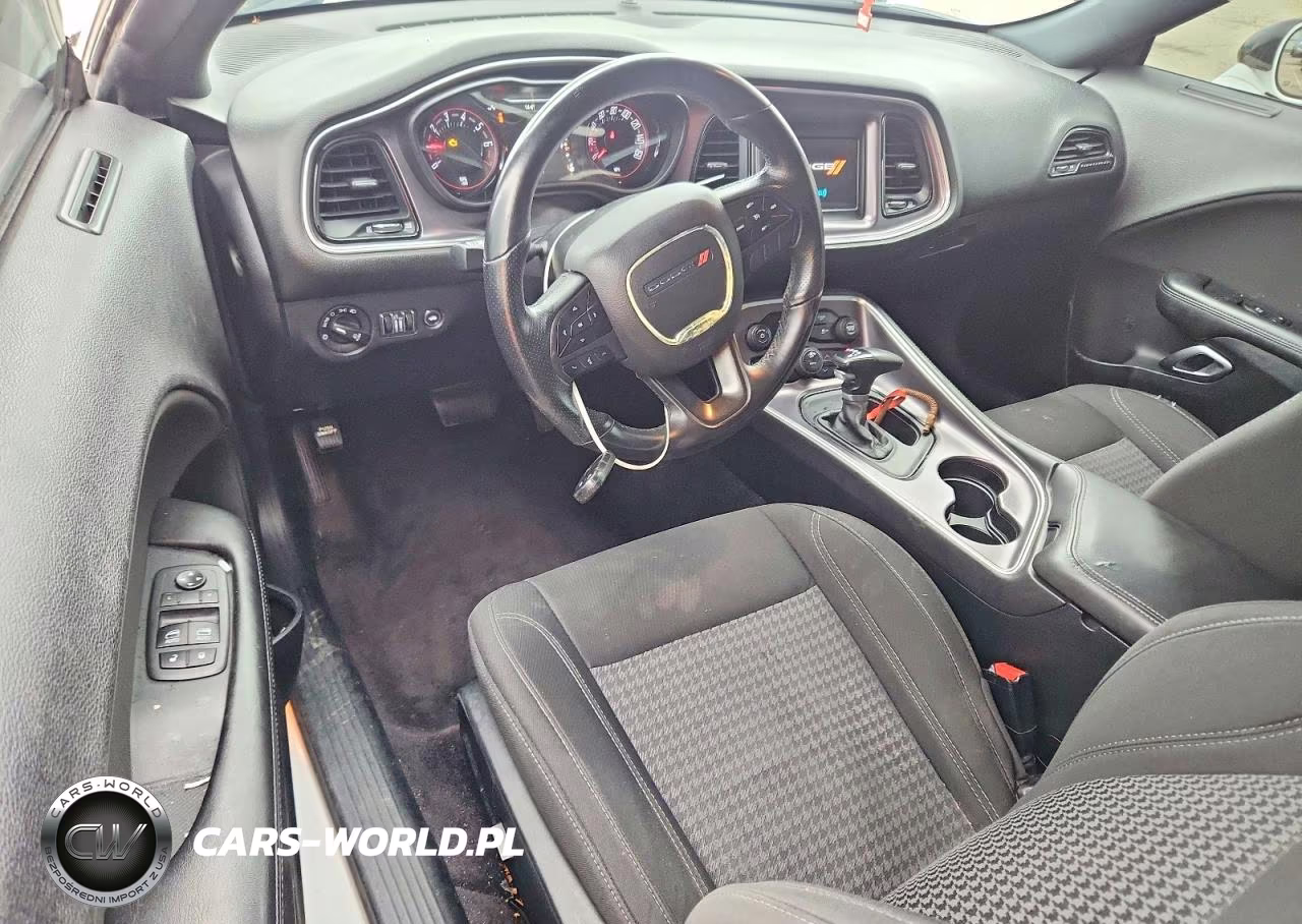 2018 Dodge Challenger Sxt VIN:2C3CDZAG7JH171962 - 8