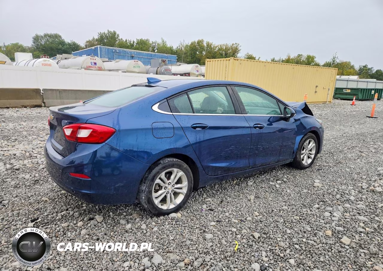2019 Chevrolet Cruze Lt VIN:1G1BE5SM3K7125472 - 3