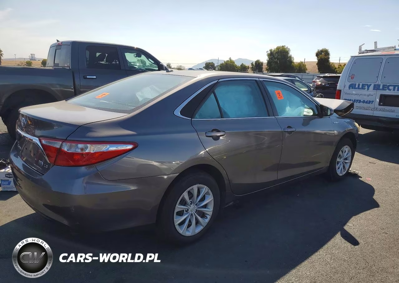 2016 Toyota Camry Hybrid Le VIN:4T1BD1FK6GU179882 - 3