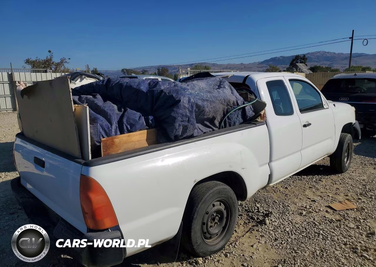 2015 Toyota Tacoma Base VIN:5TFTX4CN1FX049604 - 3