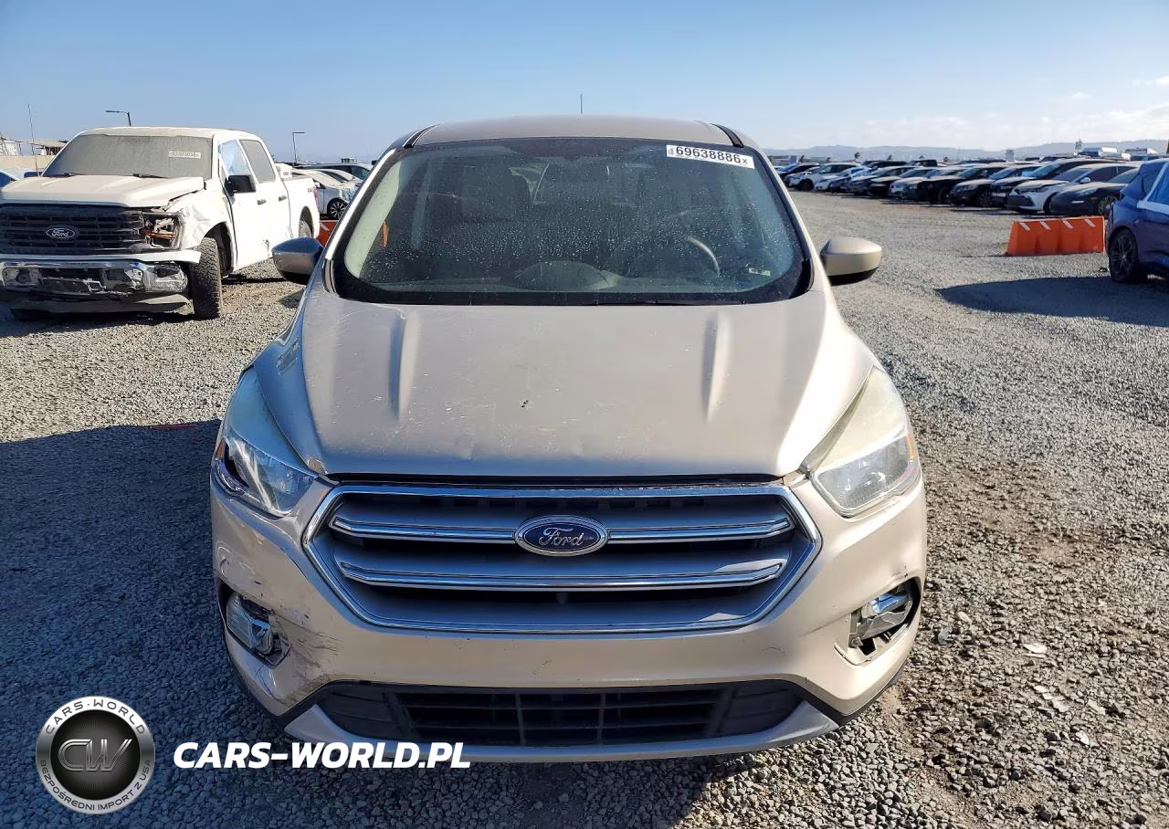 2017 Ford Escape Se VIN:1FMCU9GD2HUF05469 - 5