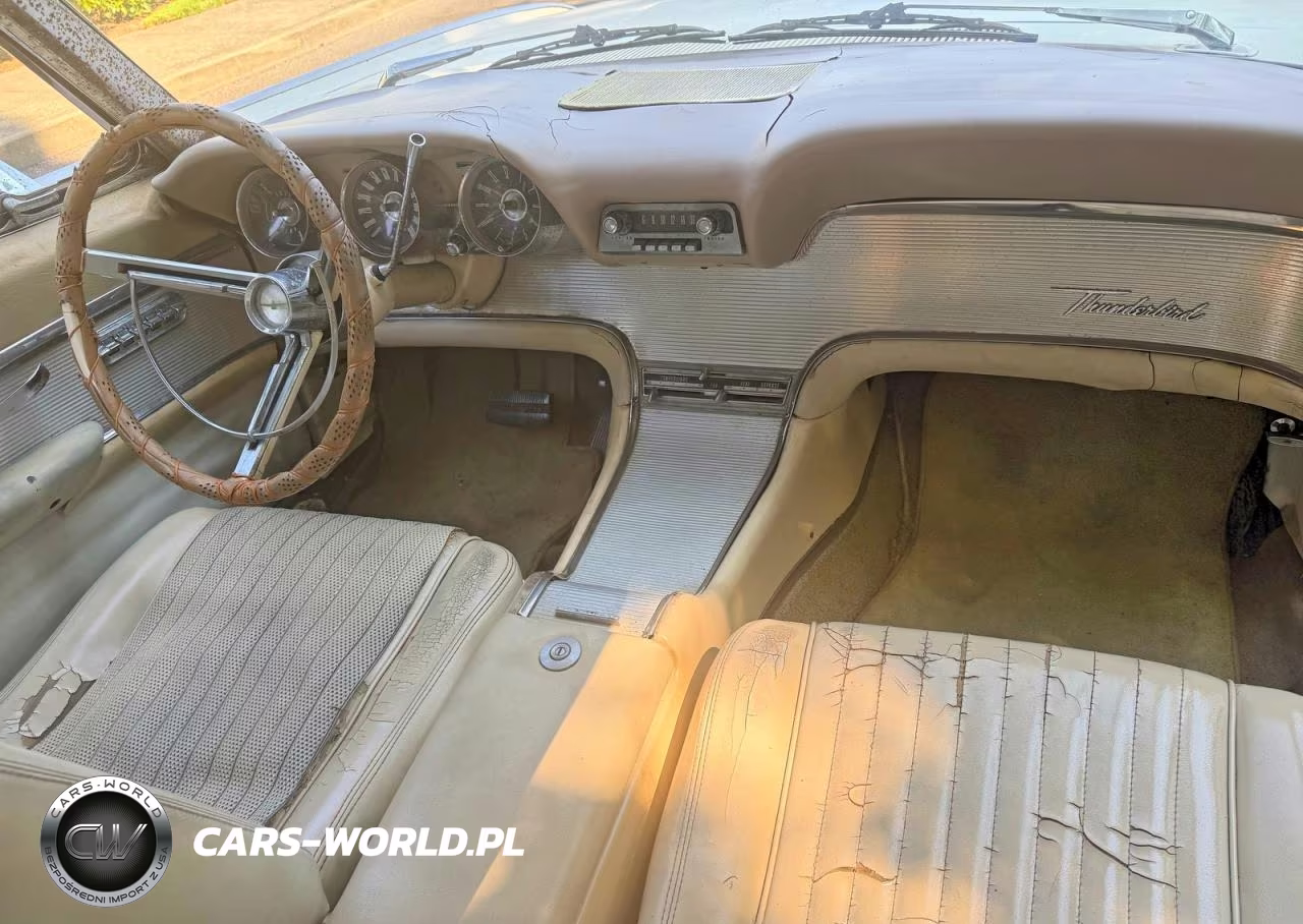 1961 Ford T-Bird VIN:1Y71Z139615 - 9