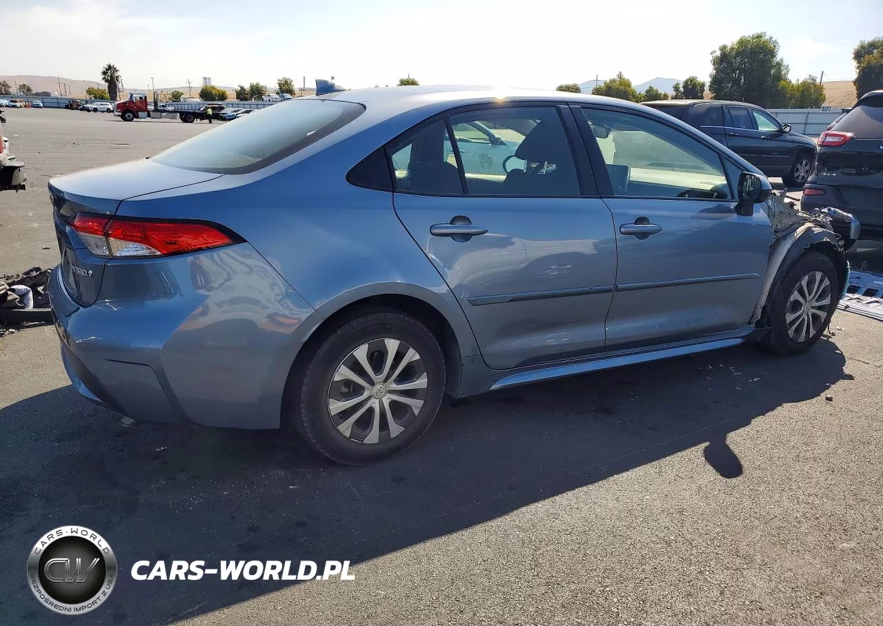 2021 Toyota Corolla Le VIN:JTDEAMDE7MJ011139 - 3