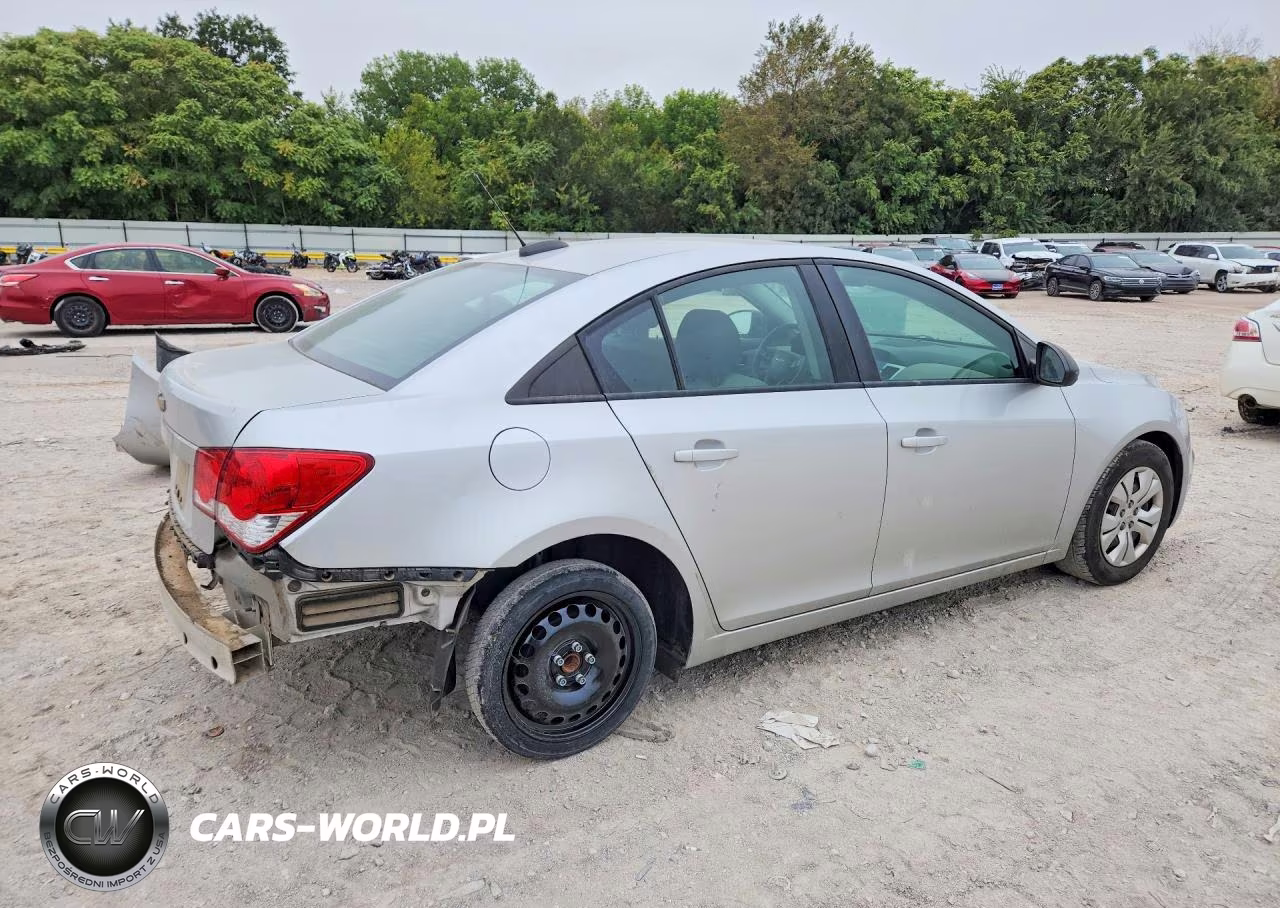 2015 Chevrolet Cruze Ls VIN:1G1PA5SG8F7100486 - 3
