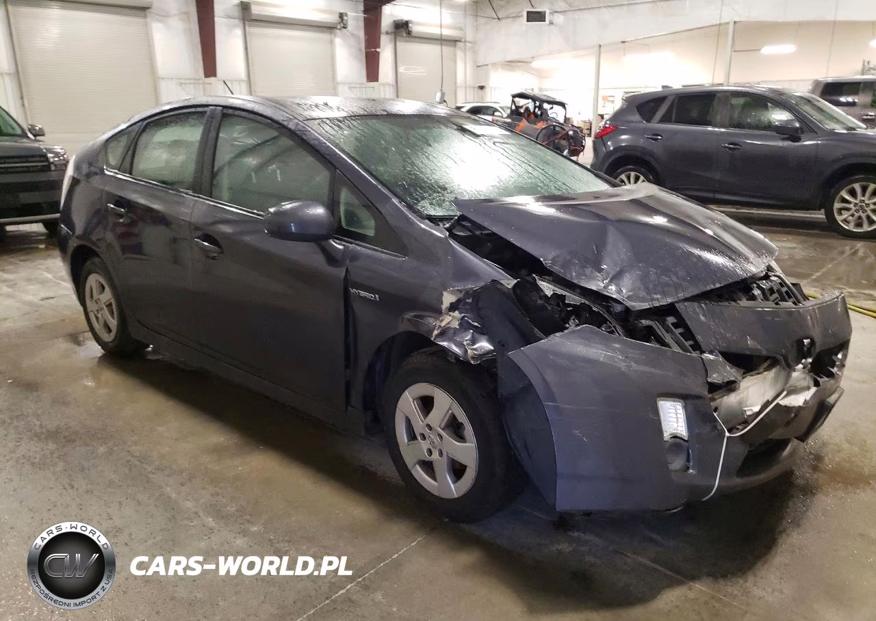 2011 Toyota Prius Three VIN:JTDKN3DU8B0295456 - 4