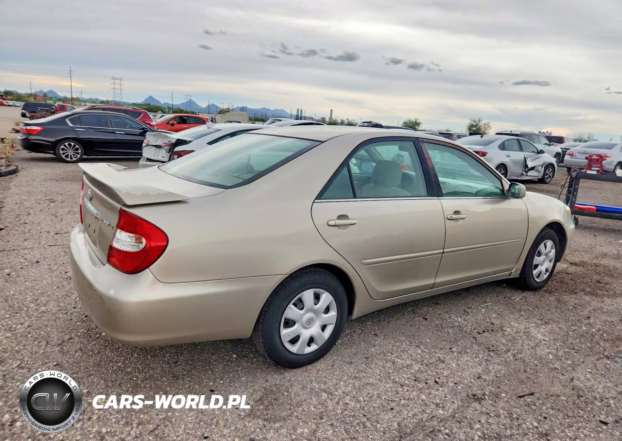 2003 Toyota Camry Le VIN:4T1BE32K03U770346 - 3
