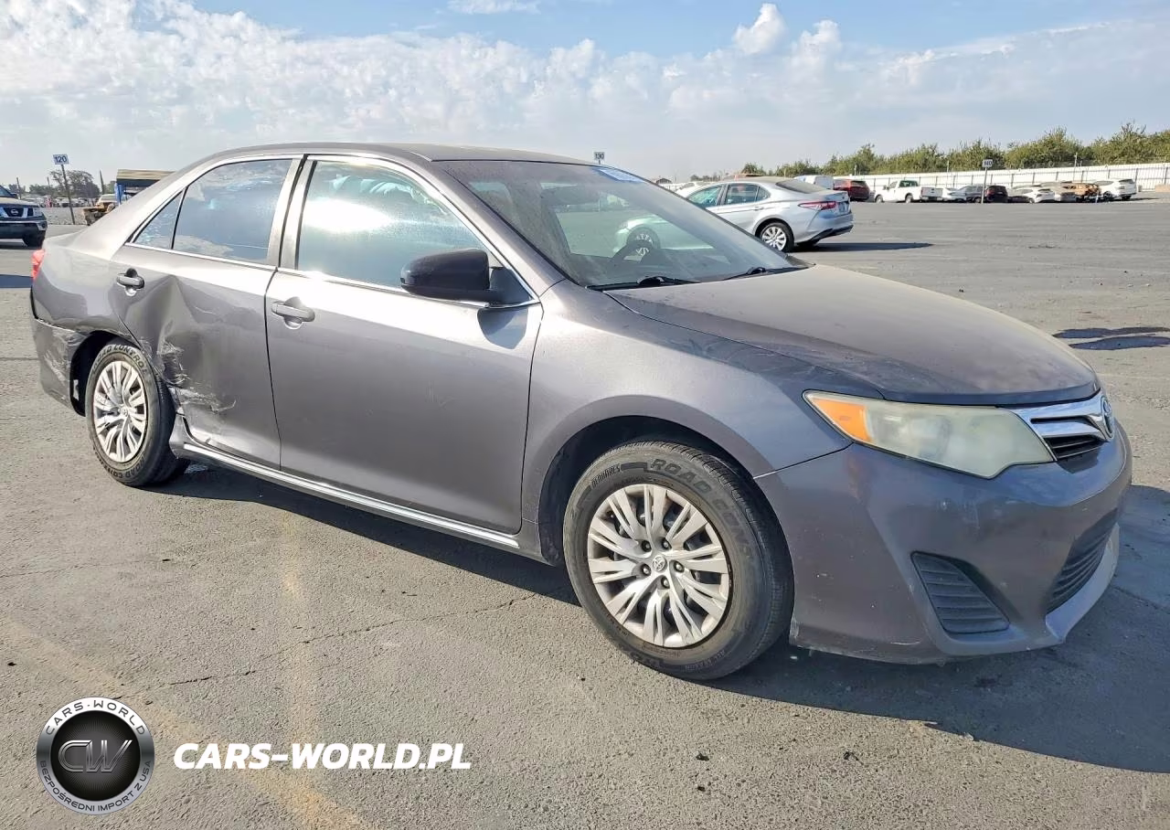 2014 Toyota Camry Le VIN:4T4BF1FKXER385252 - 4
