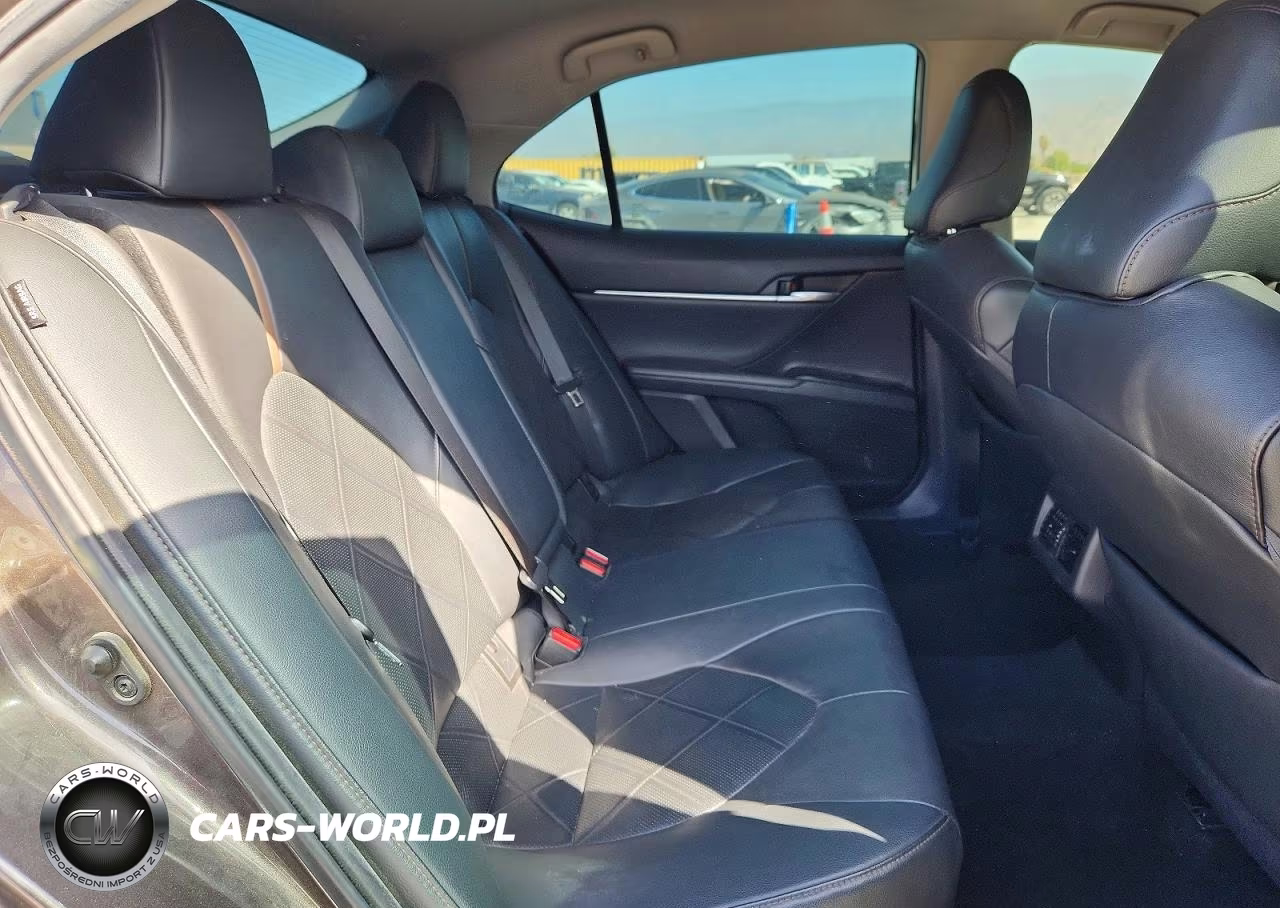 2019 Toyota Camry Xle VIN:4T1B11HK0KU257006 - 10