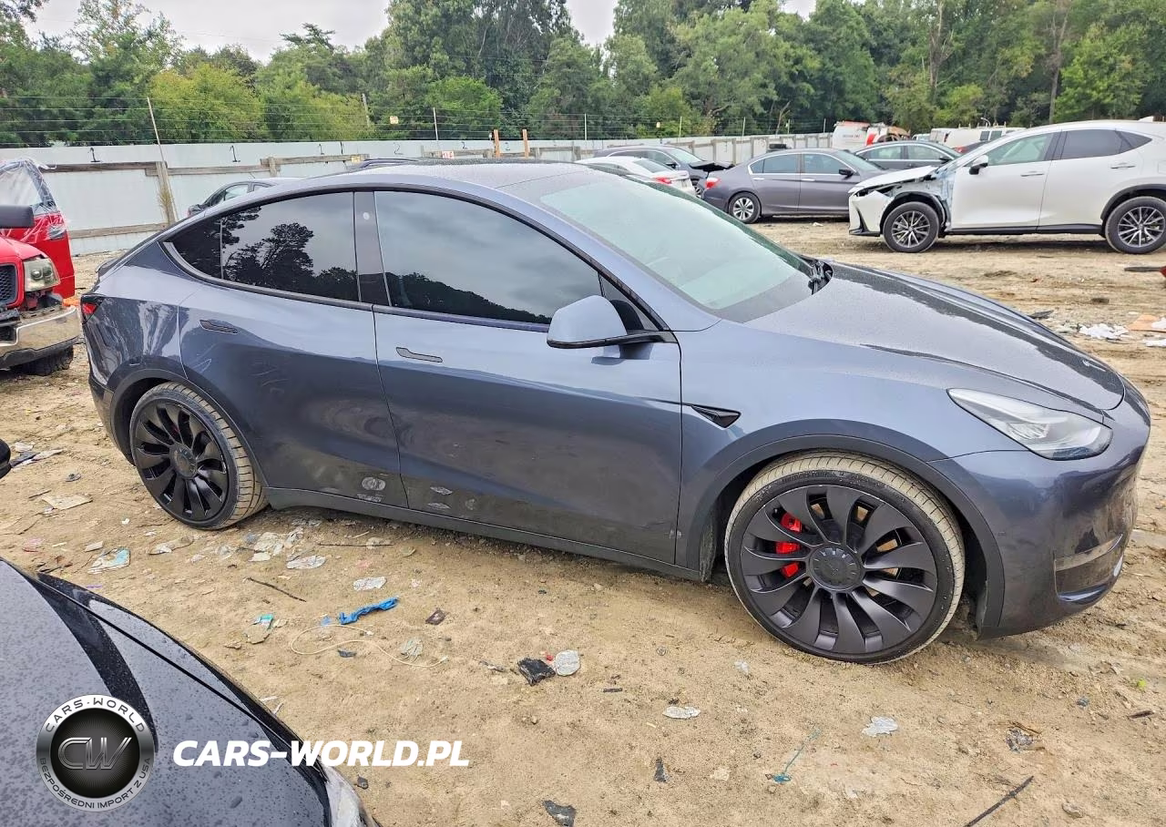 2020 Tesla Model Y VIN:5YJYGDEF8LF033725 - 4