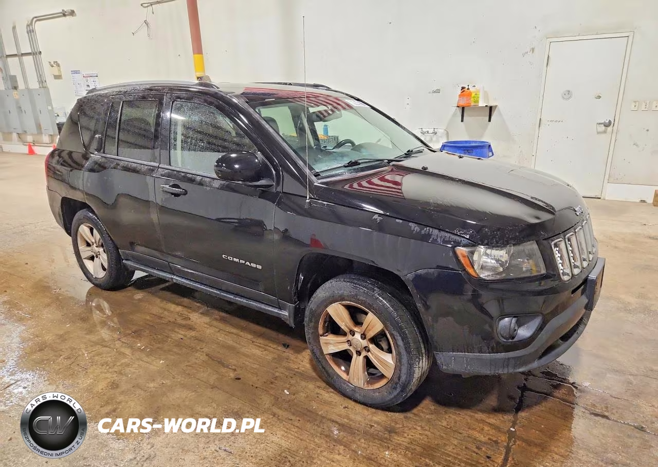 2016 Jeep Compass Latitude VIN:1C4NJDEB6GD663032 - 4