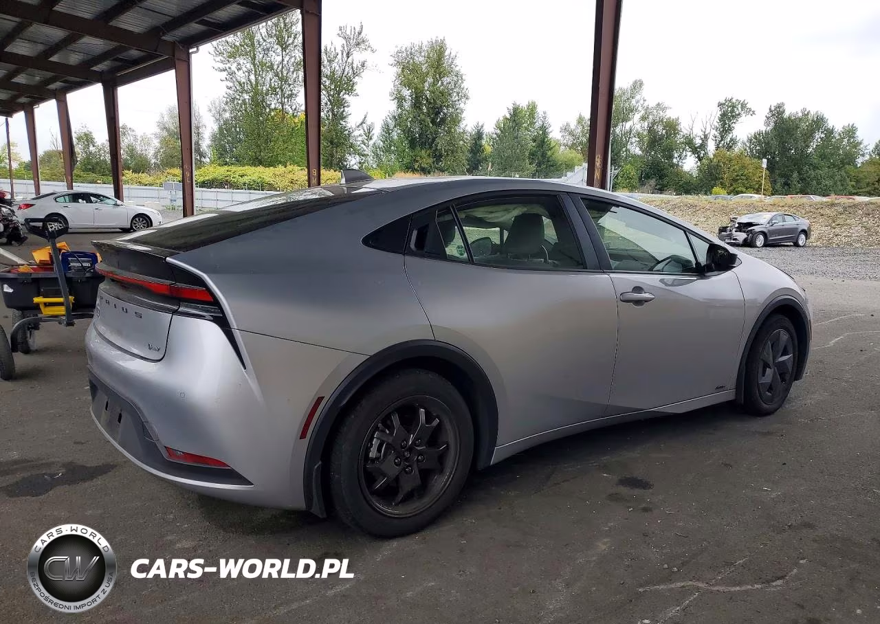 2024 Toyota Prius Le VIN:JTDADABU5R3020738 - 3