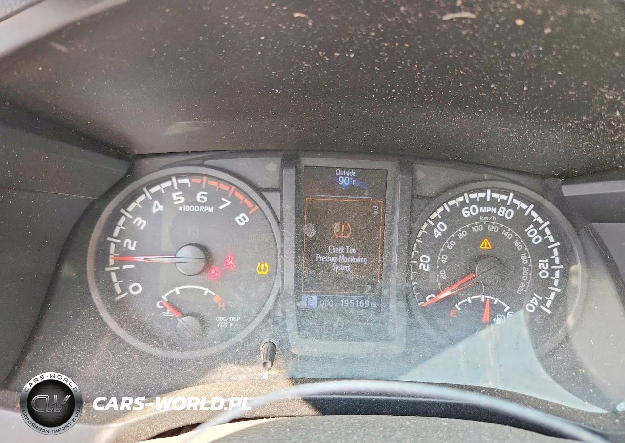 2018 Toyota Tacoma Sr VIN:5TFRX5GNXJX131995 - 9