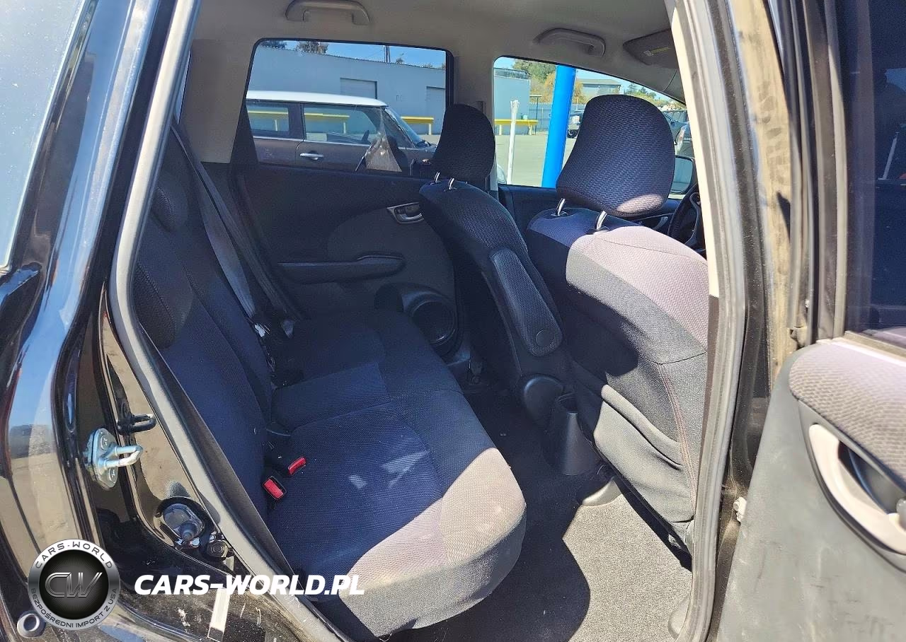 2012 Honda Fit Sport VIN:JHMGE8H55CC012080 - 10