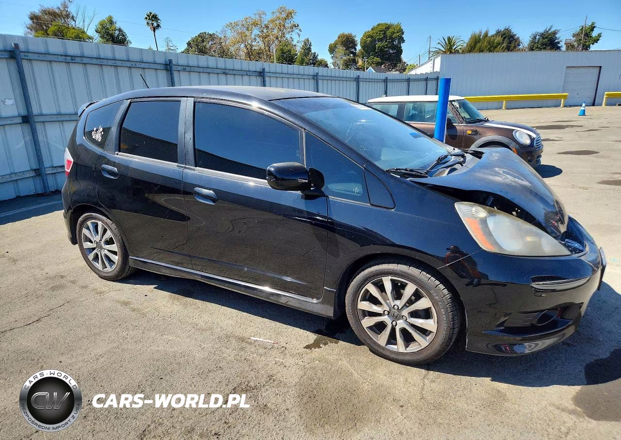2012 Honda Fit Sport VIN:JHMGE8H55CC012080 - 4