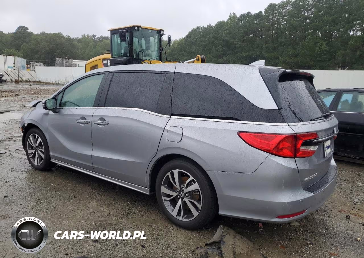 2022 Honda Odyssey Touring VIN:5FNRL6H82NB067607 - 2