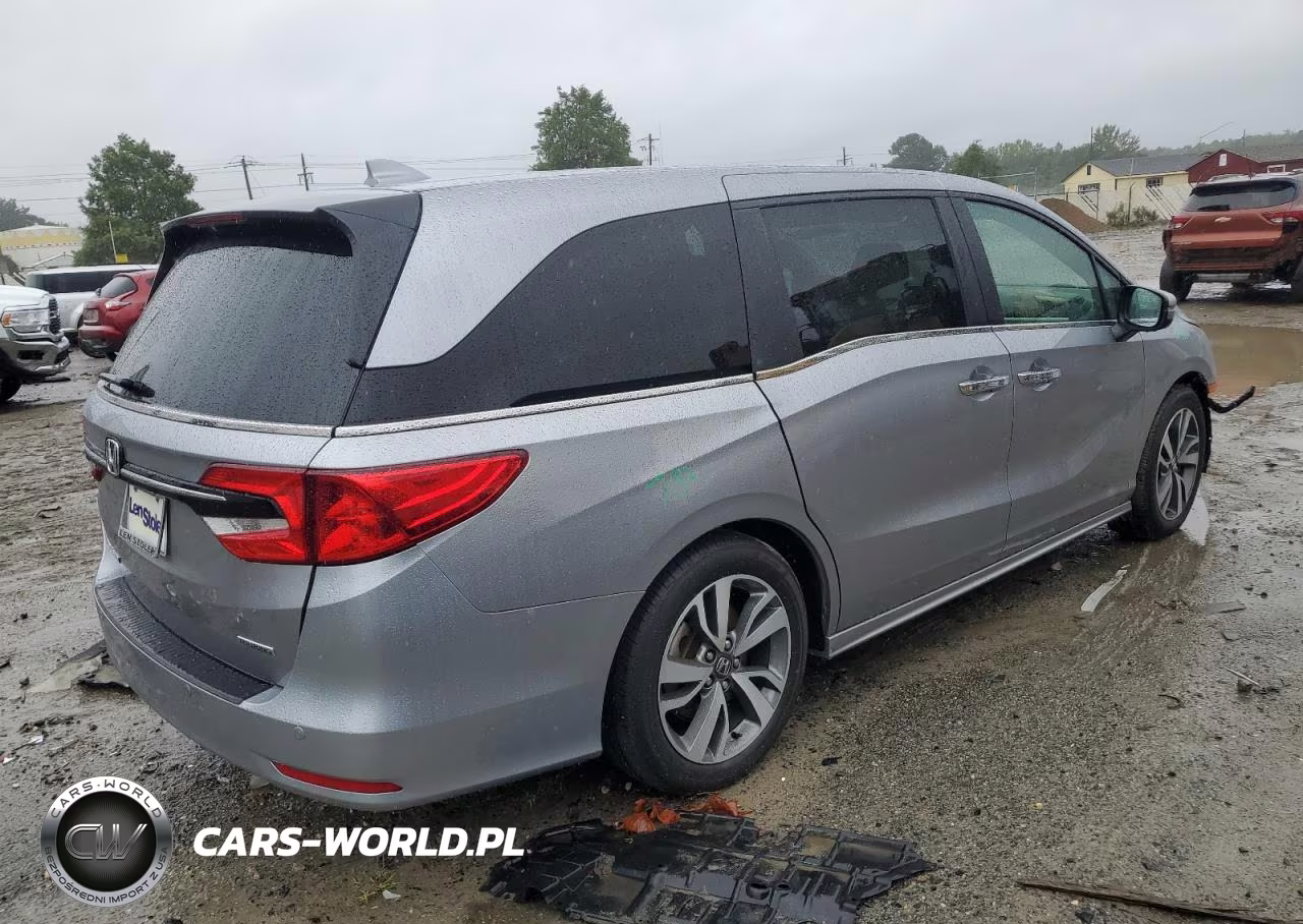 2022 Honda Odyssey Touring VIN:5FNRL6H82NB067607 - 3