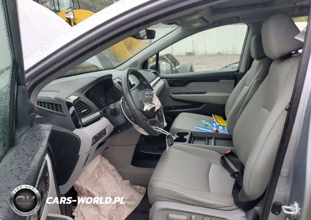 2022 Honda Odyssey Touring VIN:5FNRL6H82NB067607 - 7