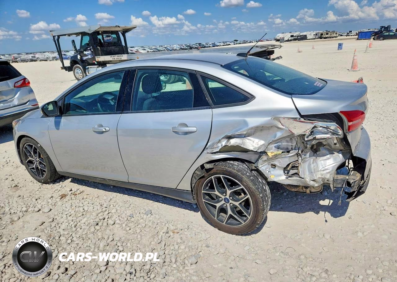 2018 Ford Focus Sel VIN:1FADP3H23JL216497 - 2