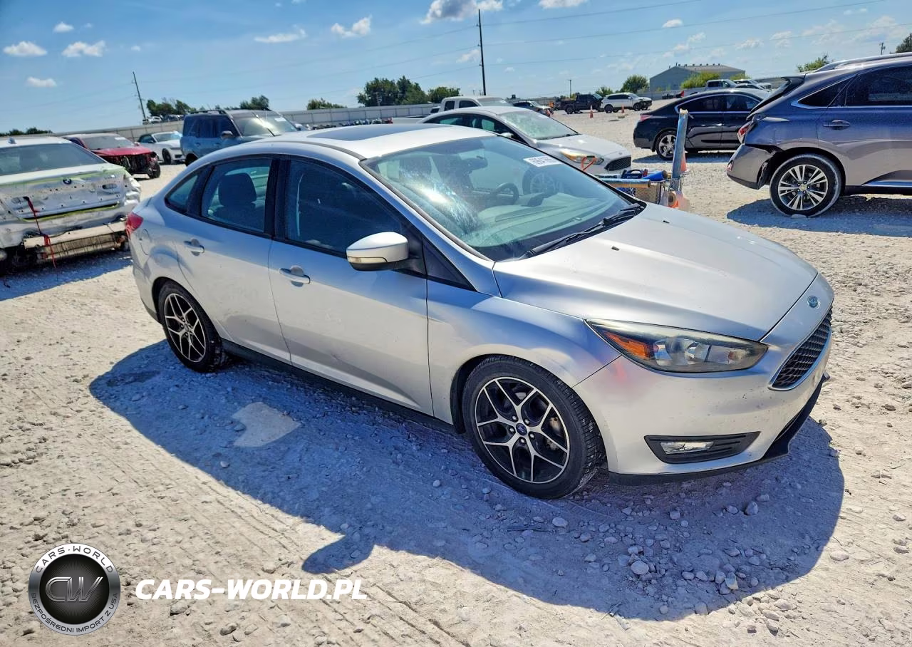 2018 Ford Focus Sel VIN:1FADP3H23JL216497 - 4