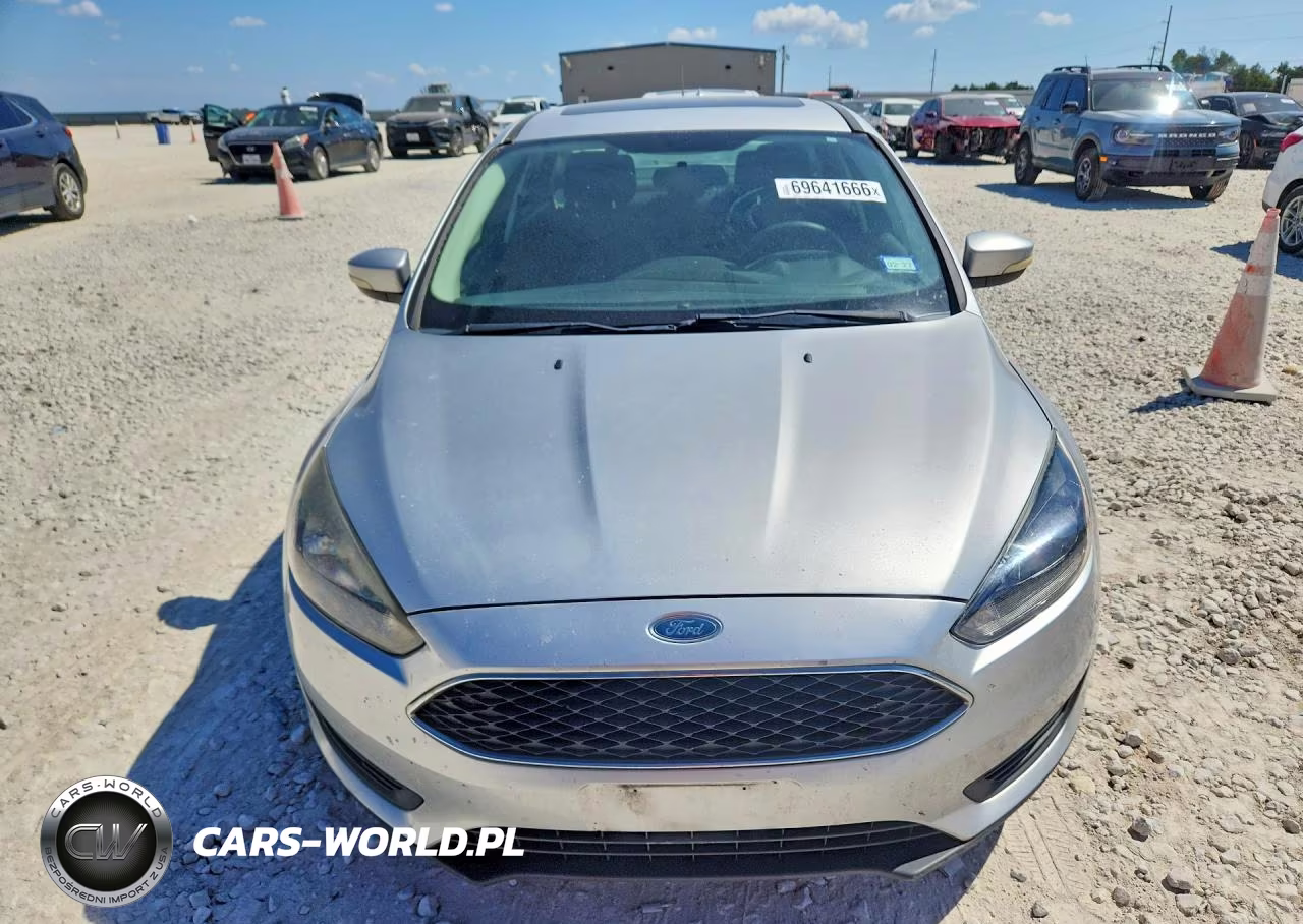 2018 Ford Focus Sel VIN:1FADP3H23JL216497 - 5