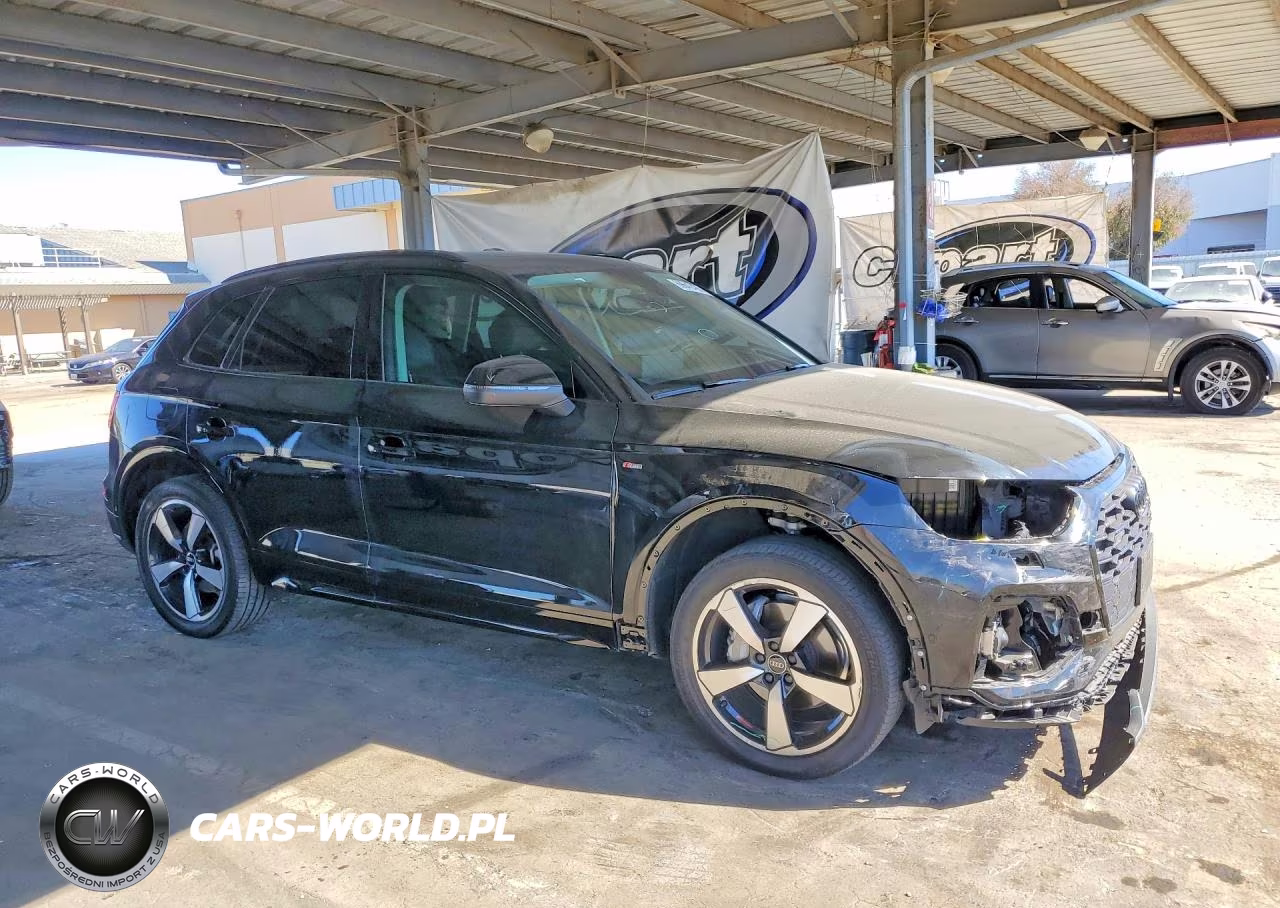 2022 Audi Q5 Prestige 45 VIN:WA1FAAFYXN2026086 - 4