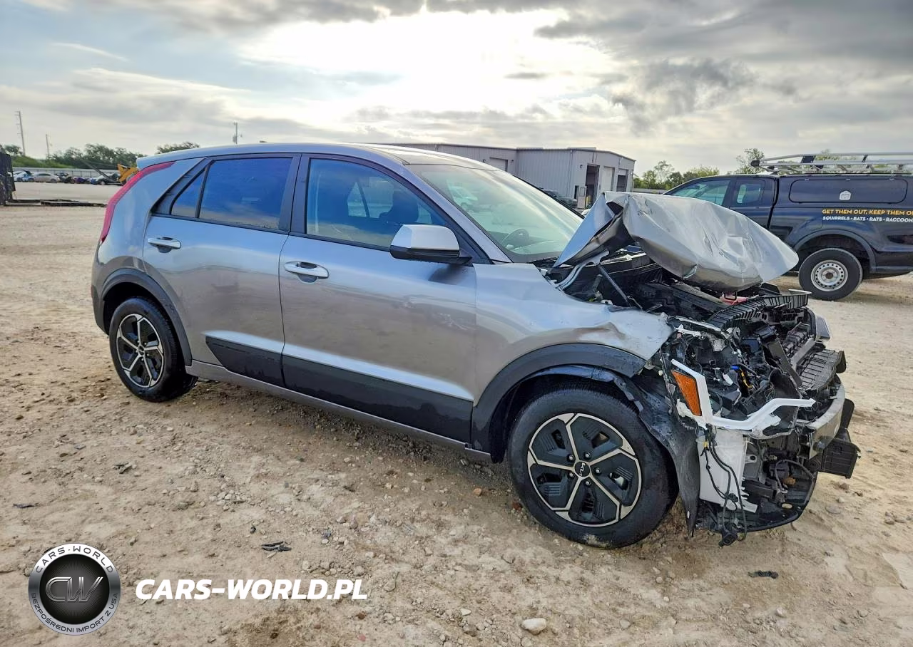 2026 Kia Niro Lx VIN:KNDCP3LE9T5363664 - 4