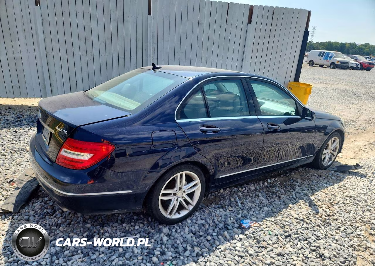 2012 Mercedes-Benz C 300 4Matic VIN:WDDGF8BB5CF889069 - 3