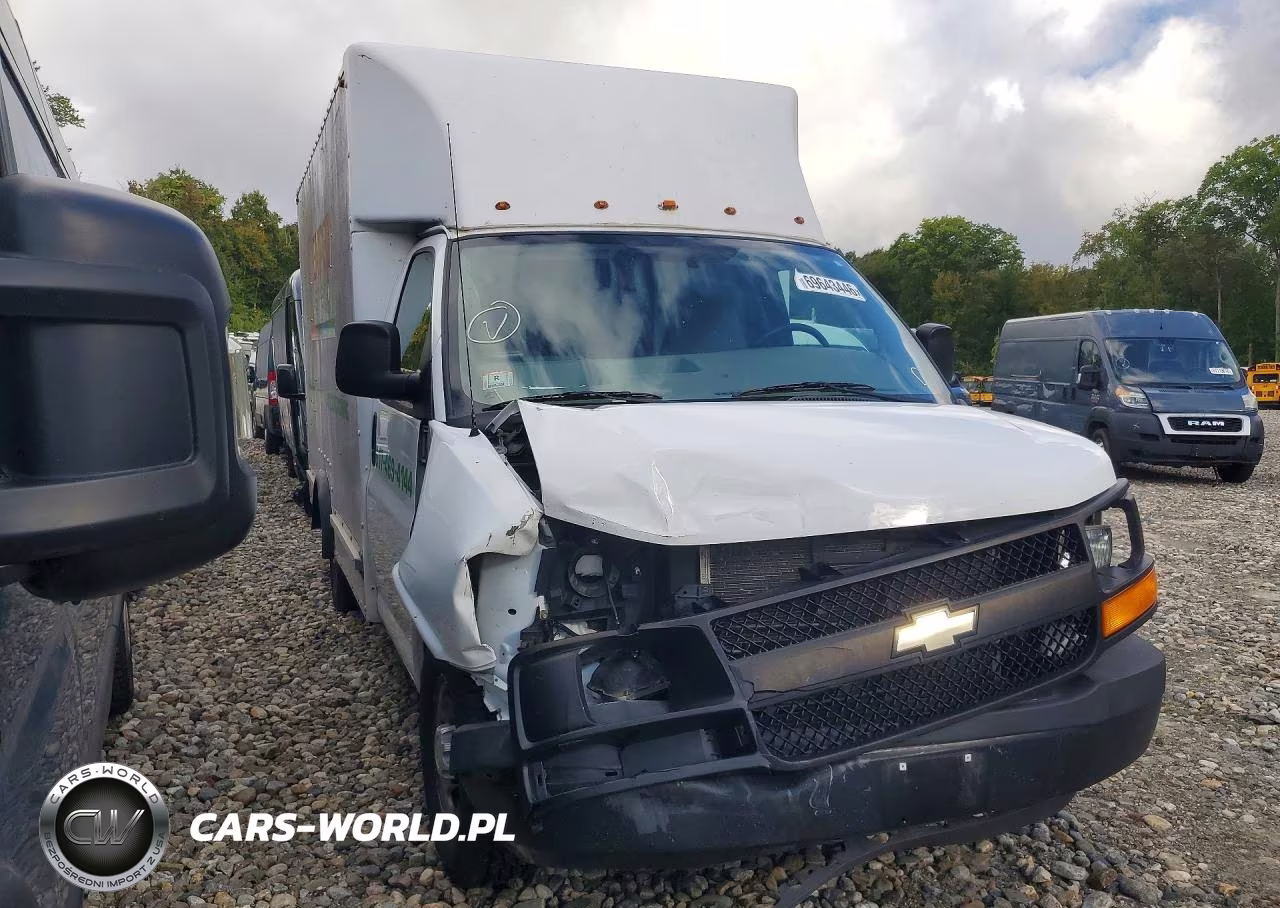 2014 Chevrolet Express Delivery Truck VIN:1GB0G2CA0E1159232 - 4