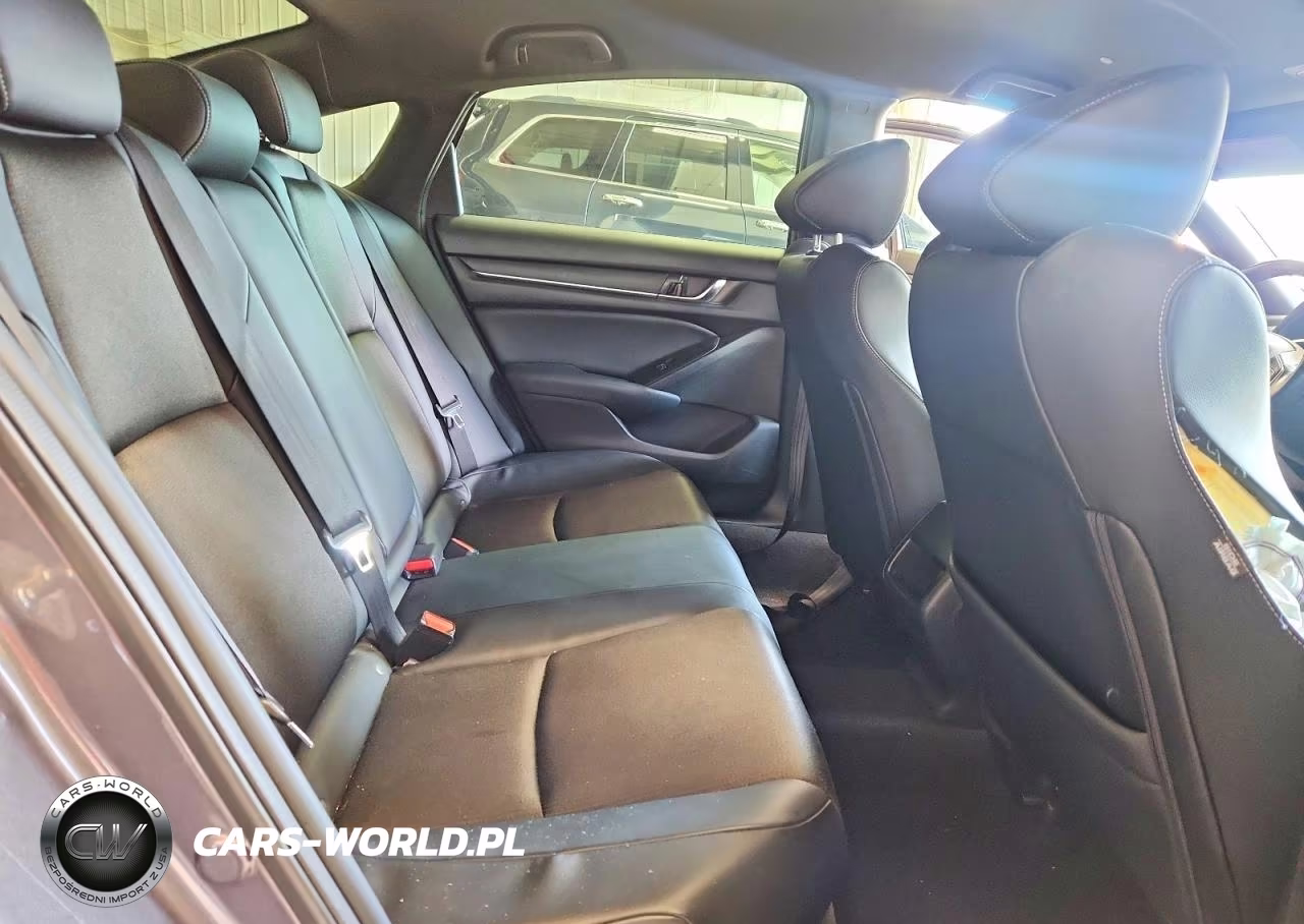 2018 Honda Accord Sport VIN:1HGCV1F36JA028663 - 10