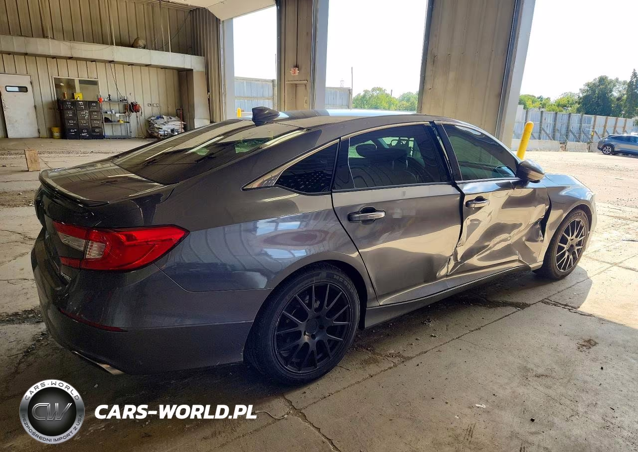2018 Honda Accord Sport VIN:1HGCV1F36JA028663 - 3