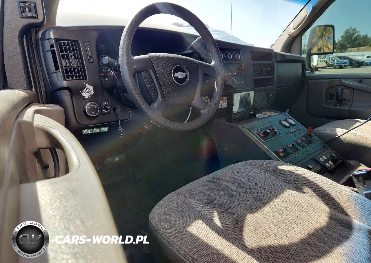 2013 Chevrolet Express G3500 VIN:1GB3G2CL3D1172442 - 8