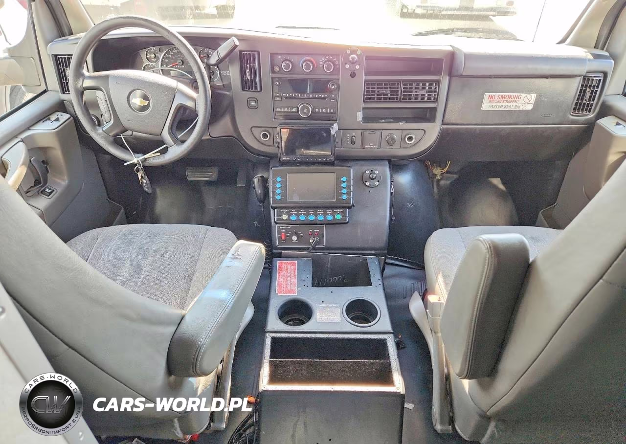 2015 Chevrolet Express G3500 VIN:1GB3G2CL3F1240998 - 8