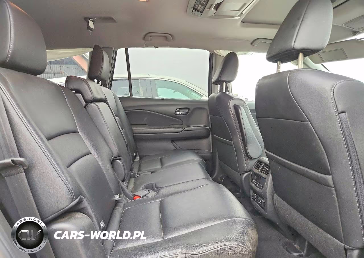 2017 Honda Pilot Touring VIN:5FNYF5H96HB026567 - 11