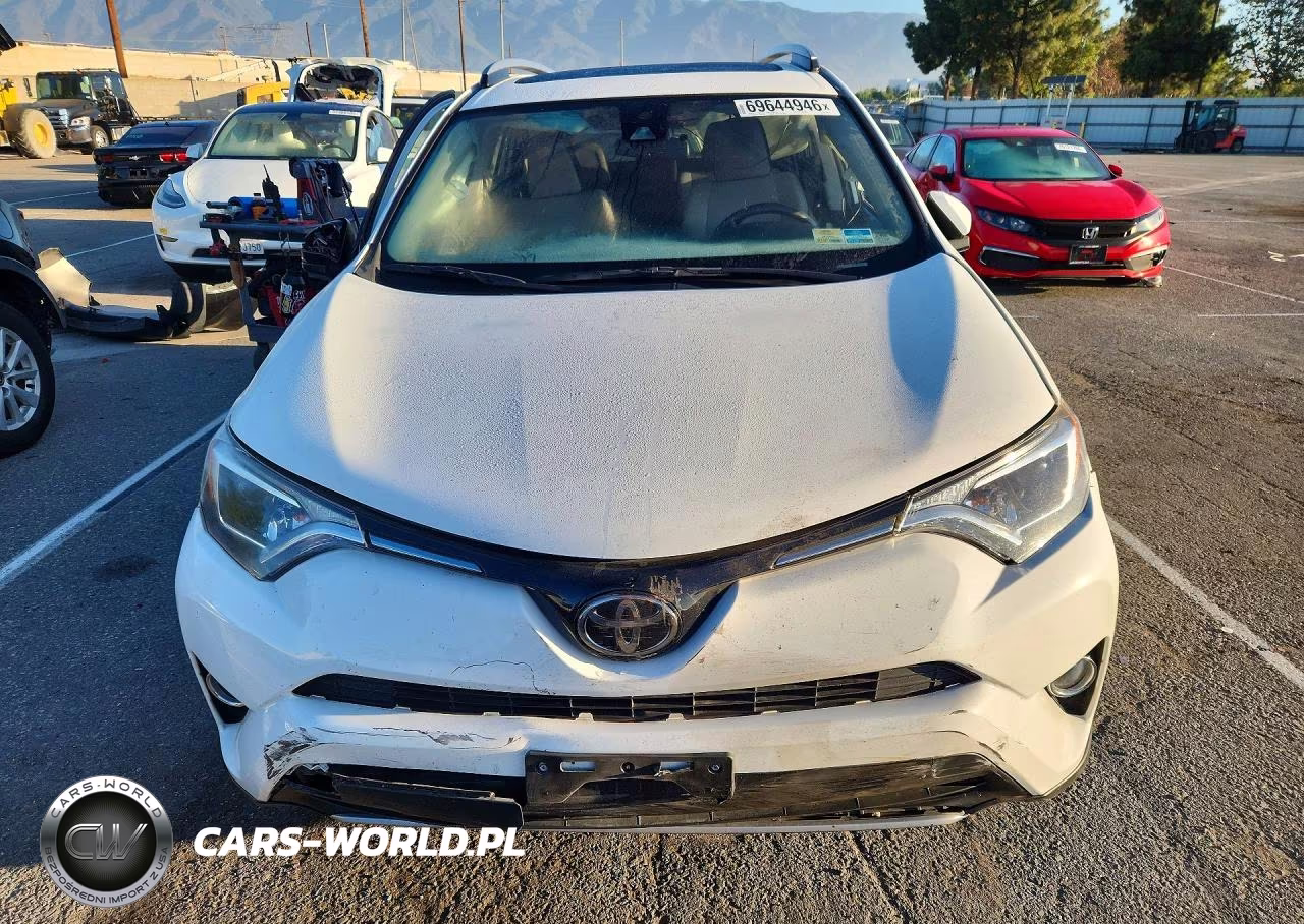 2017 Toyota Rav4 Xle VIN:JTMWFREV0HJ704674 - 5