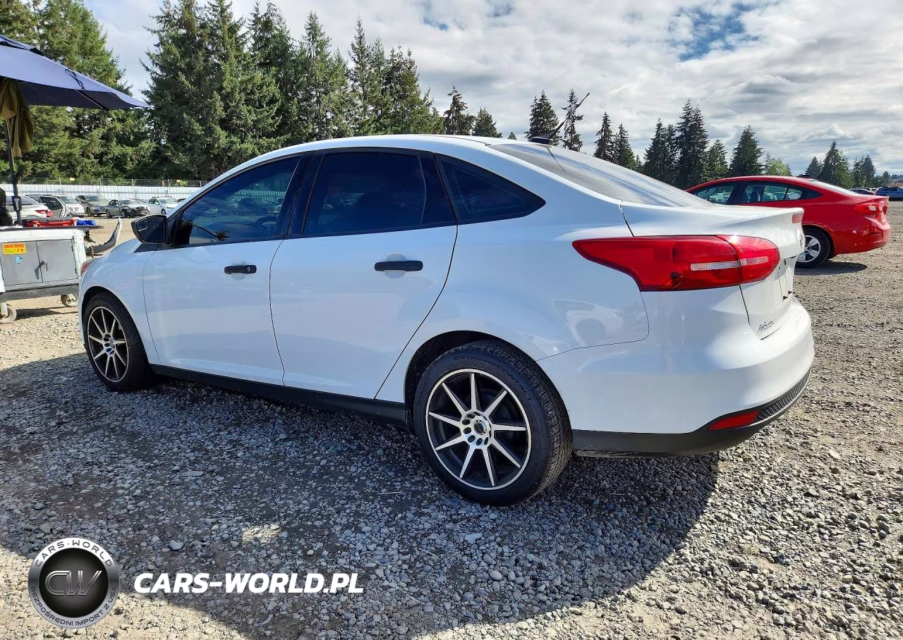 2018 Ford Focus S VIN:1FADP3E27JL313903 - 2