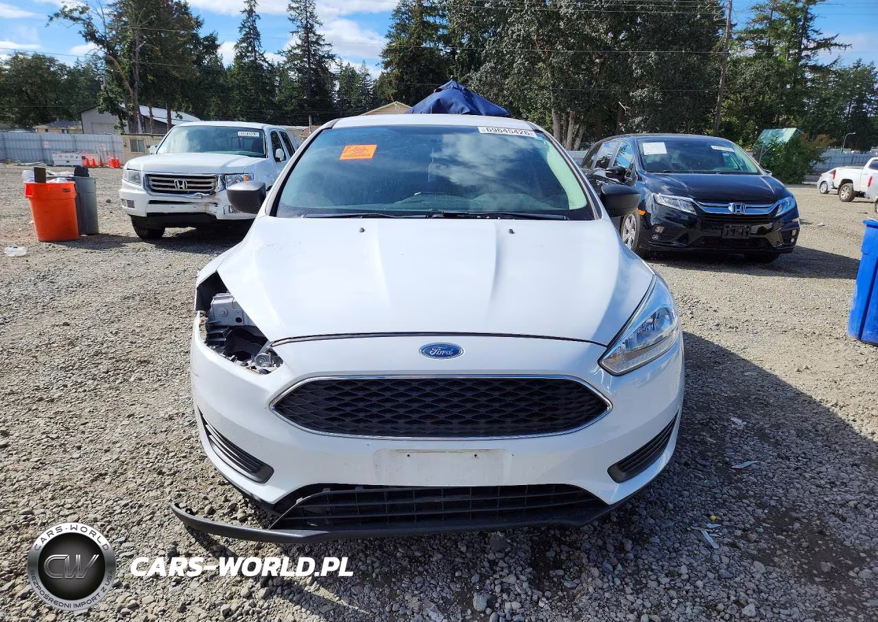 2018 Ford Focus S VIN:1FADP3E27JL313903 - 5