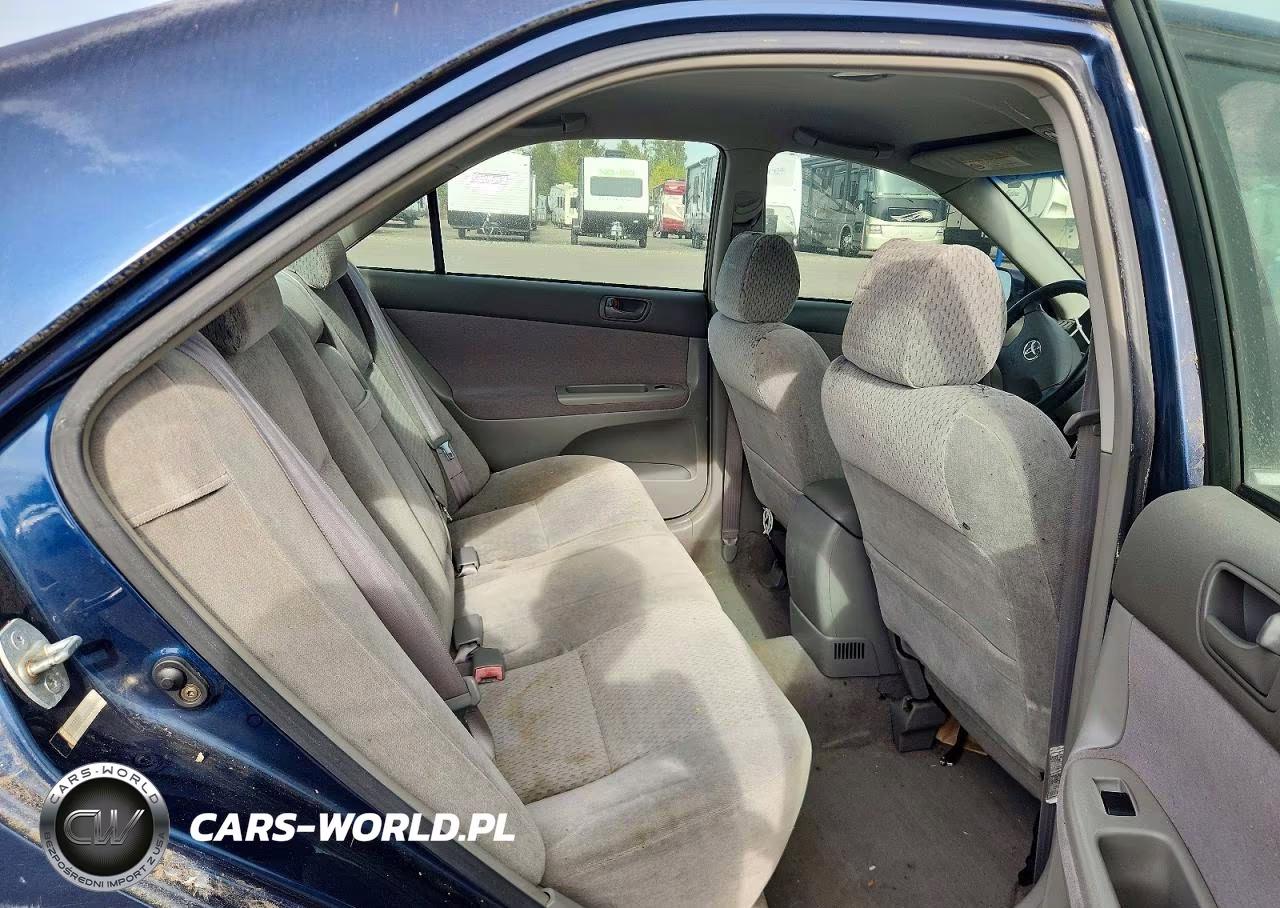 2002 Toyota Camry Le VIN:JTDBE32K620029094 - 10