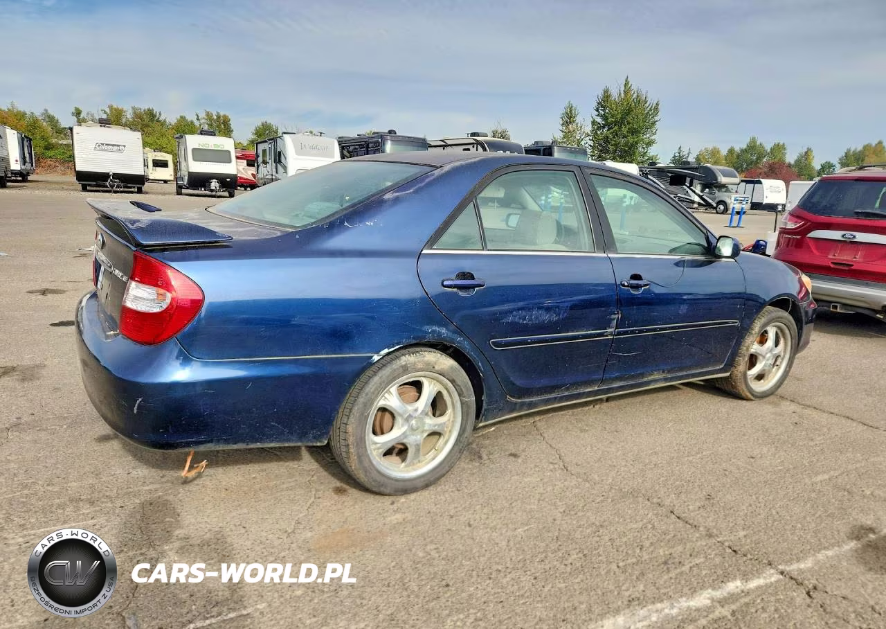 2002 Toyota Camry Le VIN:JTDBE32K620029094 - 3