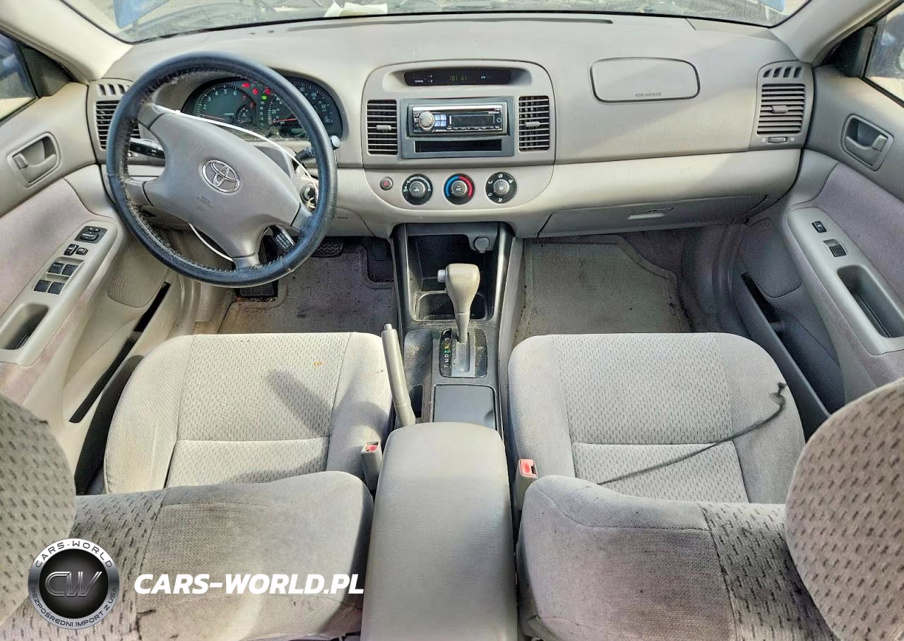 2002 Toyota Camry Le VIN:JTDBE32K620029094 - 8