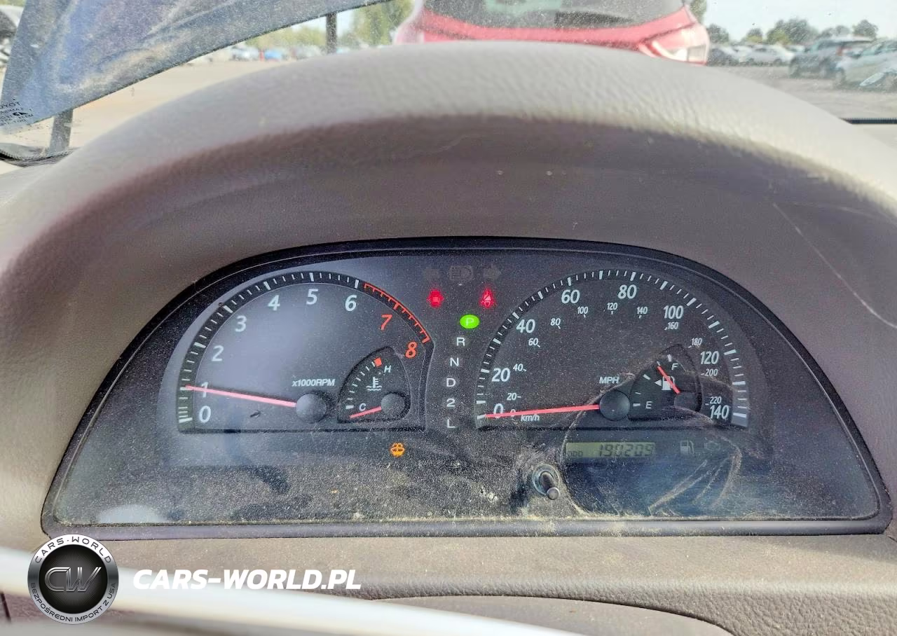 2002 Toyota Camry Le VIN:JTDBE32K620029094 - 9