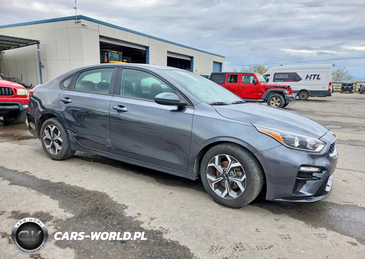 2019 Kia Forte Lxs VIN:3KPF24AD7KE091758 - 4