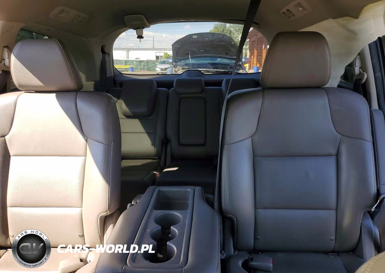 2015 Honda Odyssey Touring VIN:5FNRL5H92FB091541 - 10